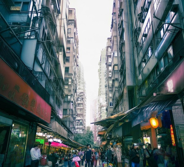 商贸服务聚集区，机遇与挑战的双重之旅