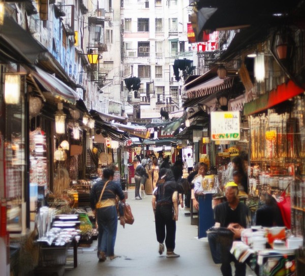 商贸型小城镇，经济与生活同步发展的路径