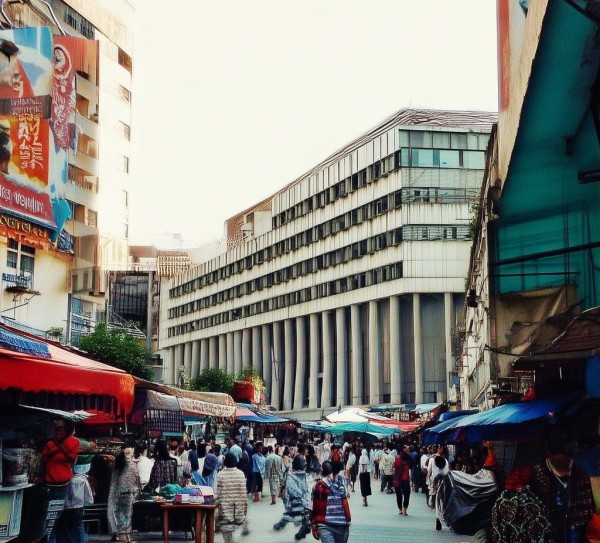 商贸城，法律与治理的碰撞