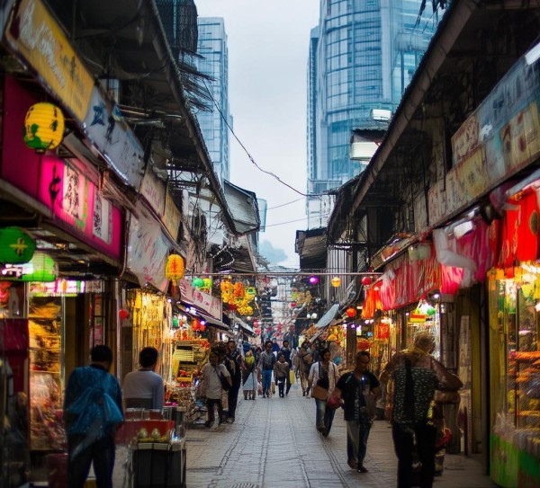 商贸街连接城市与市场的商业街 商贸街连接城市与市场的商业街