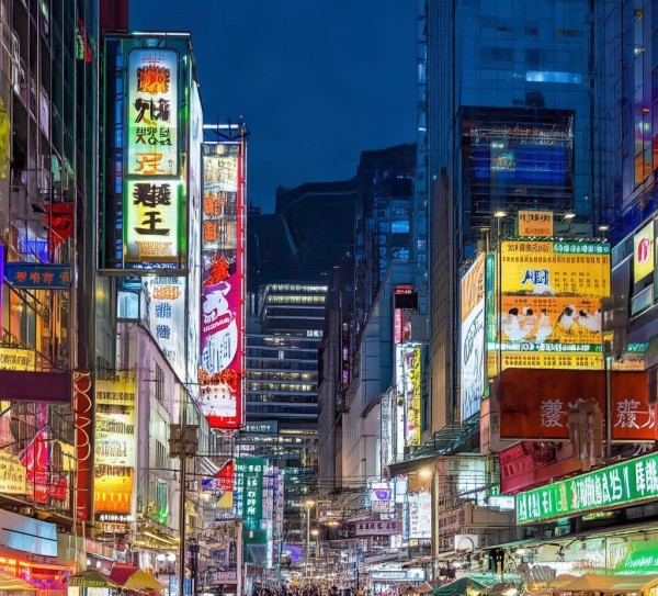 我市在商贸领域不断推出丰富新闻，为促进商贸行业的高质量发展贡献了力量。