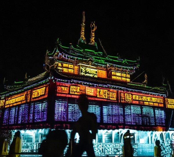 禄丰商贸物流城,作为连接中国与世界的枢纽,是一个充满活力的商业中心。 禄丰商贸物流城,作为连接中国与世界的枢纽,是一个充满活力的商业中心。