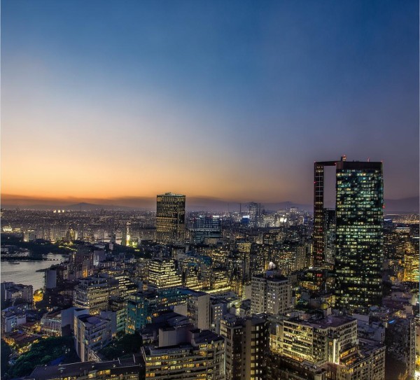 白马商贸大厦服务中心，卓越的服务与品质，辉煌成就